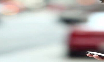 Texting and music put distracted pedestrians at risk – US Report